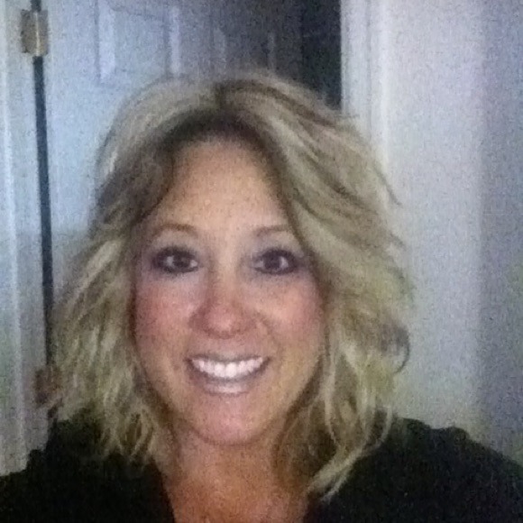Profile Picture of Sherri Ditirro (@psditirro) on Poshmark