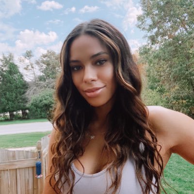 Profile Picture of Tatum Jarvis (@tatum_elizabeth) on Twitter