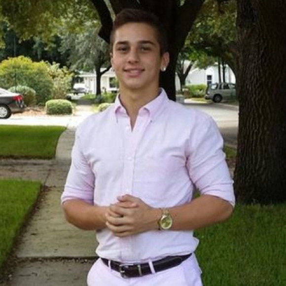 Profile Picture of Erik Ellison (@bleachrental) on Poshmark