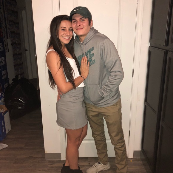 Alexis Cutrera - Poshmark Profile Picture of Alexis Cutrera (@acutrera1215) on Poshmark