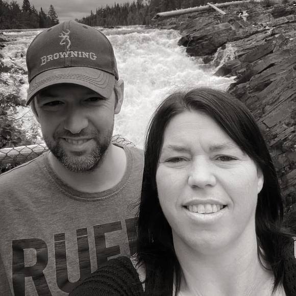 Profile Picture of Melanie Thibault (@melaniethiba140) on Poshmark