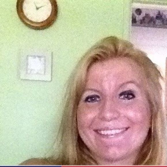 Profile Picture of Stacy Dougherty (@sdavis131) on Poshmark