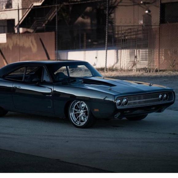 Profile Picture of Sandoval Sandoval (@sandovalsand816) on Poshmark