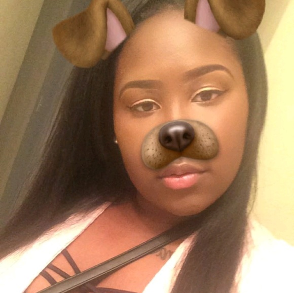 Profile Picture of Lola Boyce (@lolaab1997) on Poshmark