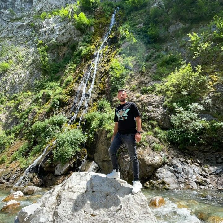 Profile Picture of Toni berishaa (@toniberishaaa) on Tiktok