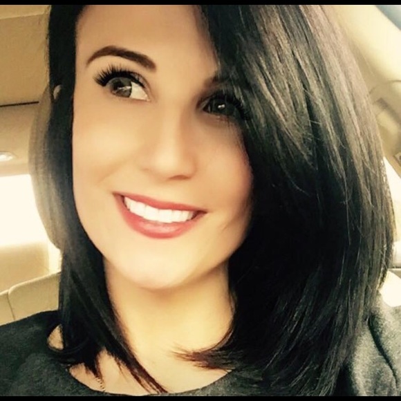 Profile Picture of Claudette Keyser (@claudettekeyser) on Poshmark