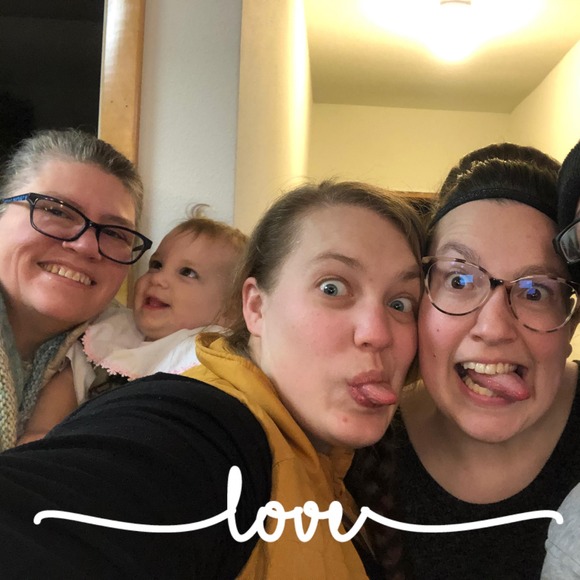 Profile Picture of Ruth Konichek (@roofusonfire_16) on Poshmark