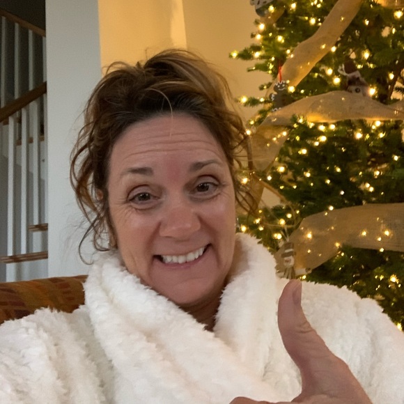 Profile Picture of Tammy Michaud (@tpm4087) on Poshmark