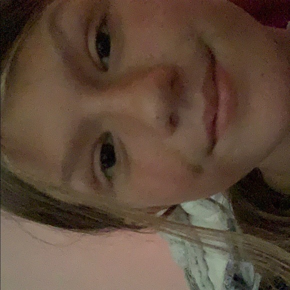 Amy Wilkinson - Poshmark Profile Picture of Amy Wilkinson (@awilk12) on Poshmark