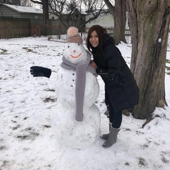 Profile Picture of Lucia Fuentes (@lucia_fuentes) on Poshmark