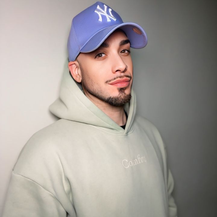 Profile Picture of Luis A (@luisandressings) on Tiktok