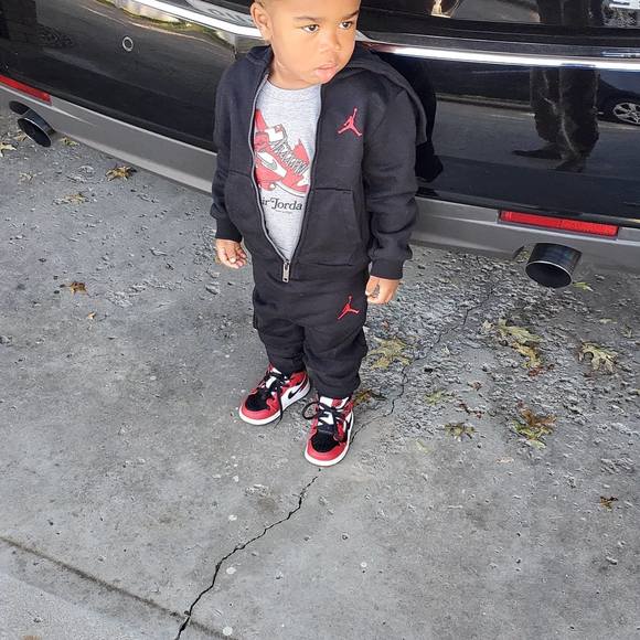 Profile Picture of Emmanuel Streeter (@freshdabarber) on Poshmark