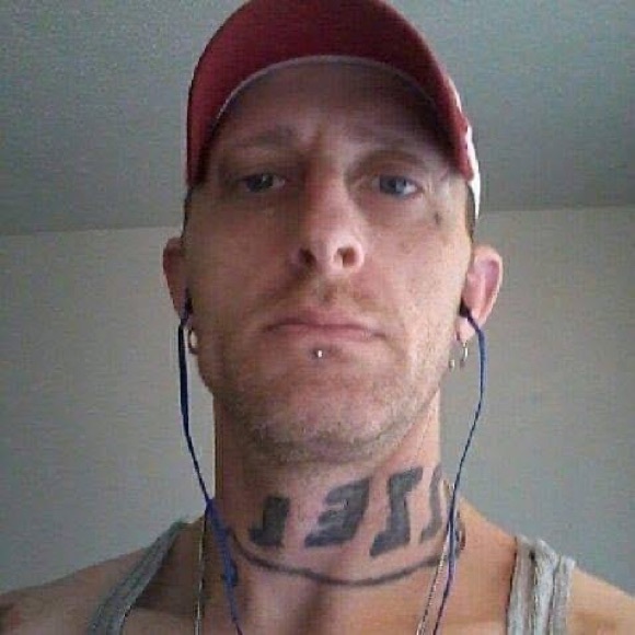 Profile Picture of Robert Frost (@robertfrost123) on Poshmark