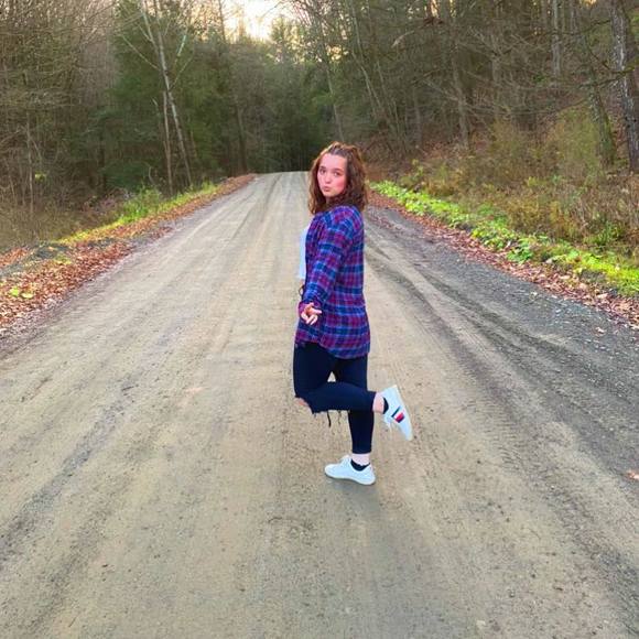 Profile Picture of Kylie Havens (@kyhavens27) on Poshmark