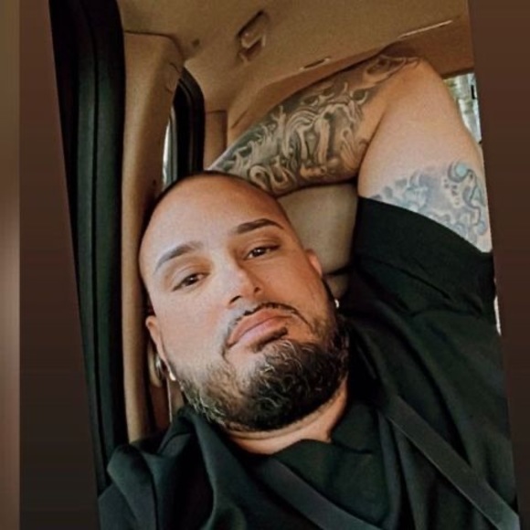 Profile Picture of Daniel Gisbert (@dgisbert323) on Poshmark