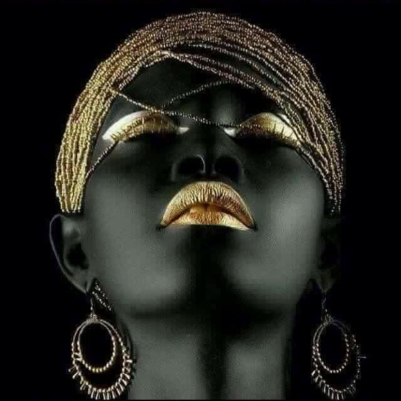 Profile Picture of Rolandamechelle Hudson (@rohudson) on Poshmark