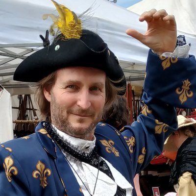 Profile Picture of Adam Pierce  🍷 (@siliconsparrow) on Twitter