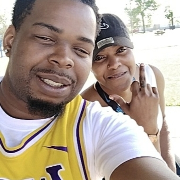 Diontae Thompson - Poshmark Profile Picture of Diontae Thompson (@deethrowed27) on Poshmark