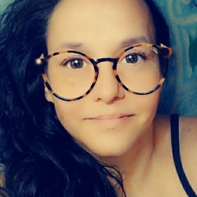 Profile Picture of 🙃Hot_Mess_Xpress🙃 (@Kendra_G_Cox) on Twitter