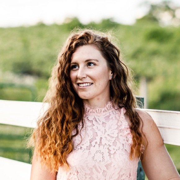 Profile Picture of Kaelin Schildmier (@kschildmier) on Poshmark