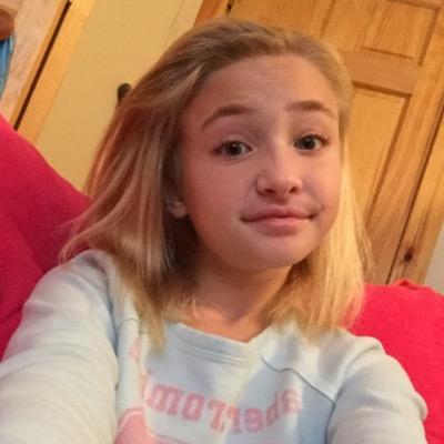 Profile Picture of Haley Donnelly (@HEY2o4) on Twitter
