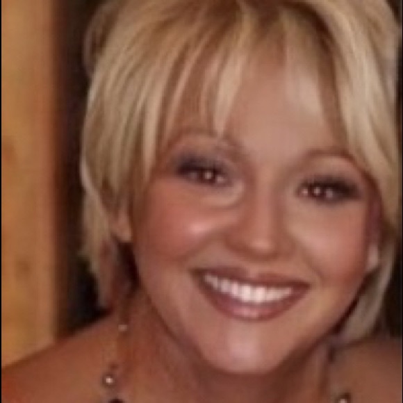 Profile Picture of Pamela Ryan (@pryan71137) on Poshmark