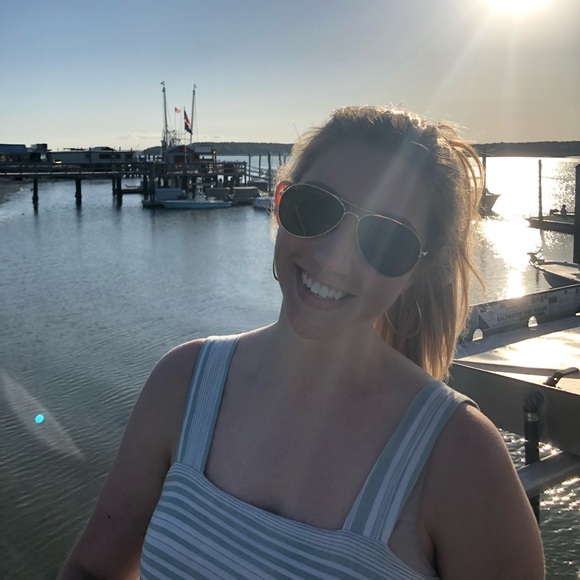 Profile Picture of Amanda Labrot (@alabrot) on Poshmark