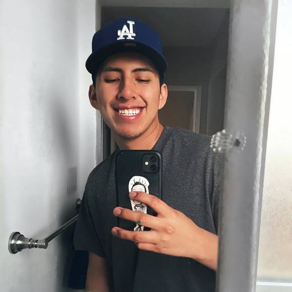 Profile Picture of Guillermo Oropeza (@geeyermo) on Poshmark