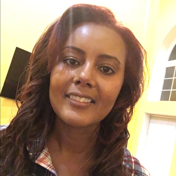 Profile Picture of Menna Getahoun (@mennagm) on Poshmark