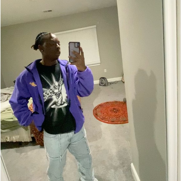 Profile Picture of Ethan Oyeniyi (@ballinlikeo) on Poshmark