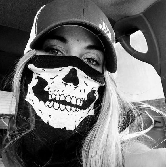 Profile Picture of Hazel Brown (@hazelbrown527) on Poshmark