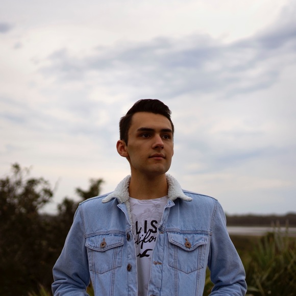 Profile Picture of Pablo Duque (@pabloduque131) on Poshmark