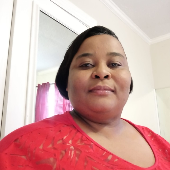 Profile Picture of Evena Lubin (@ynercia) on Poshmark