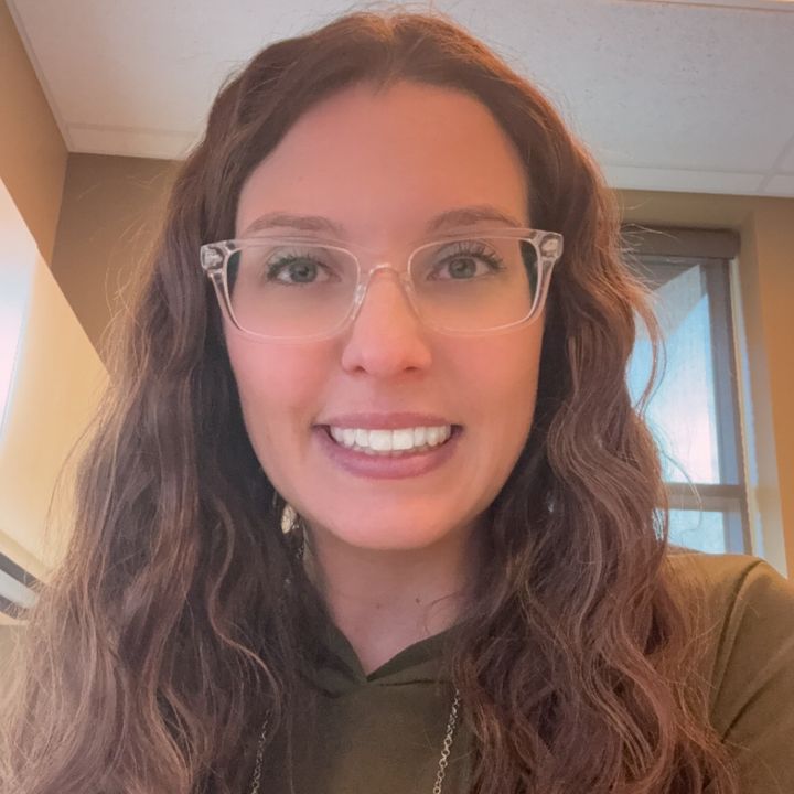 Profile Picture of Courtney Cox (@courtneycox322) on Tiktok