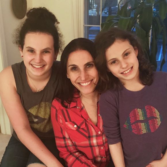 Profile Picture of Jennifer Goldstein (@jsturtzgoldstei) on Poshmark