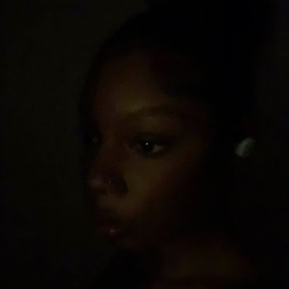 Profile Picture of Tekayla Caines (@tekayla2004) on Poshmark