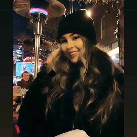 Stephanie Greving - Poshmark Profile Picture of Stephanie Greving (@sgreving) on Poshmark