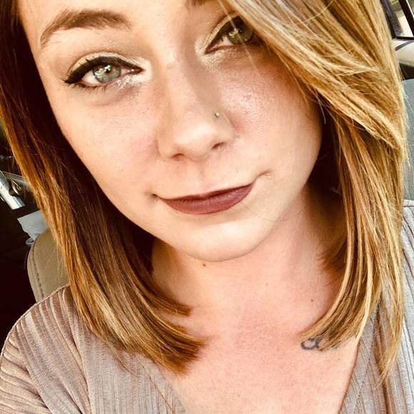 Profile Picture of Jessica Rutledge (@jarutledge) on Poshmark