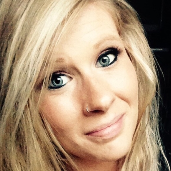 Profile Picture of Paige Potter (@pp1469) on Poshmark