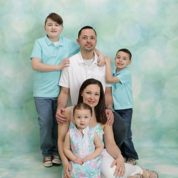 Profile Picture of Jennifer Szczurowski (@sayjen1984) on Poshmark