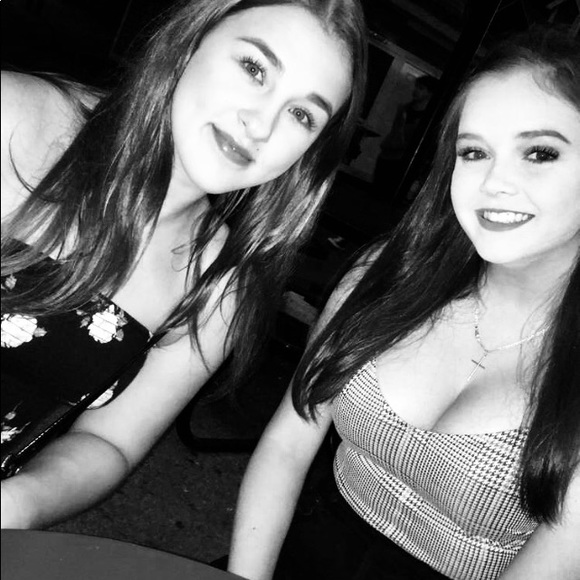 Profile Picture of Theresa Harroun (@theresaharroun8) on Poshmark