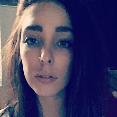 Profile Picture of Erin (@miss__hell) on Twitter