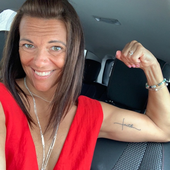 Profile Picture of Amy Roesener (@amyroesener) on Poshmark