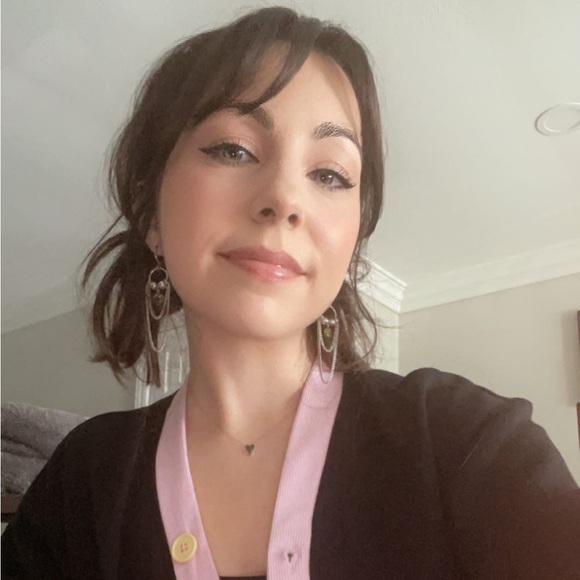 Profile Picture of Samantha Tortoriello (@s_tortoriello) on Poshmark