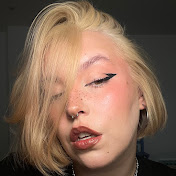 Profile Picture of Julia Compton (@juliacomptonn) on Youtube