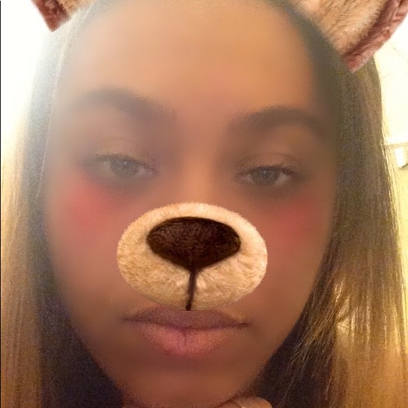Profile Picture of Shanice Powell (@shanicemotley) on Poshmark