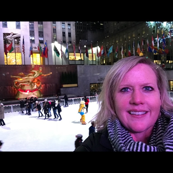 Lesley Turnbow - Poshmark Profile Picture of Lesley Turnbow (@lessismor) on Poshmark