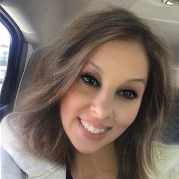 Profile Picture of Renee Boyd (@renee6043) on Poshmark