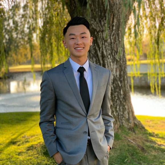 Profile Picture of Winson Chin (@winchin4) on Poshmark