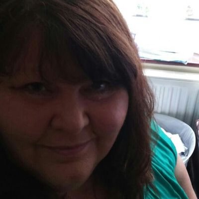 Profile Picture of Catherine Higham (@tootsiefarkle1) on Twitter